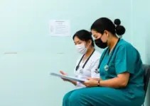 qualificação permanente profissionais Atenção Primária