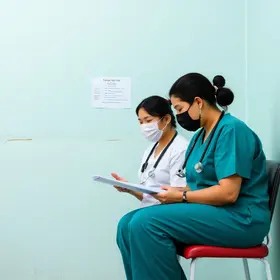 qualificação permanente profissionais Atenção Primária